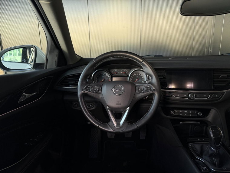 Vehicle Image 38