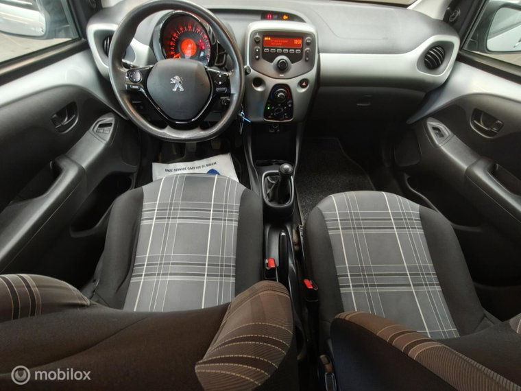Vehicle Image 10