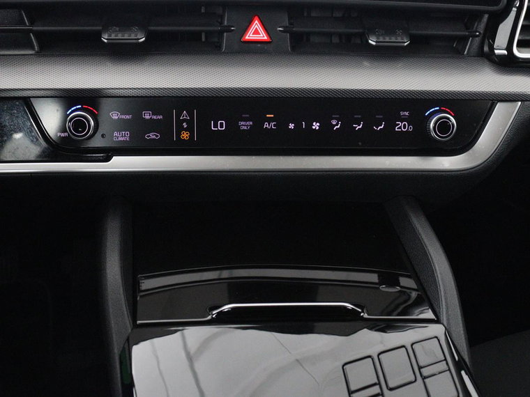 Vehicle Image 26