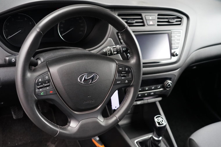 Vehicle Image 18