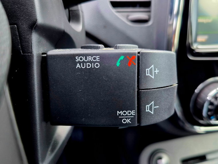 Vehicle Image 26