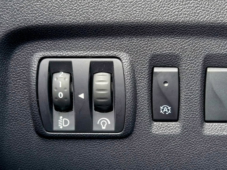 Vehicle Image 35
