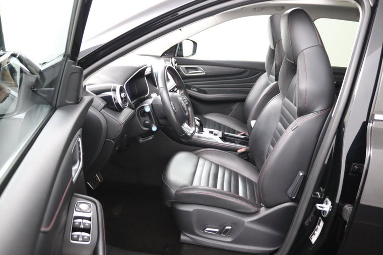 Vehicle Image 12