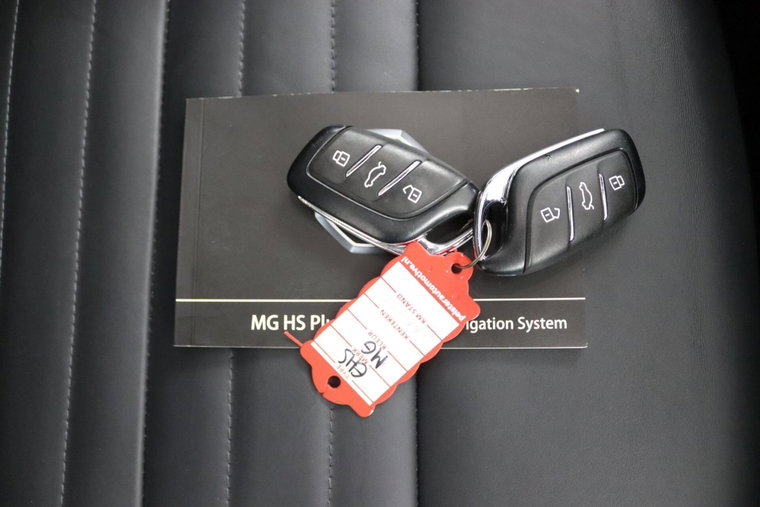 Vehicle Image 32