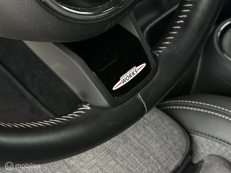 Vehicle Image 52