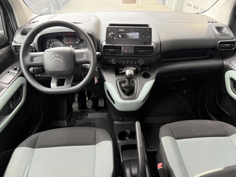 Vehicle Image 24