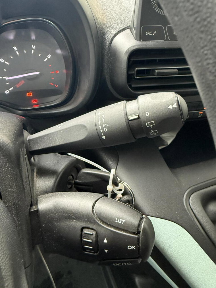 Vehicle Image 31