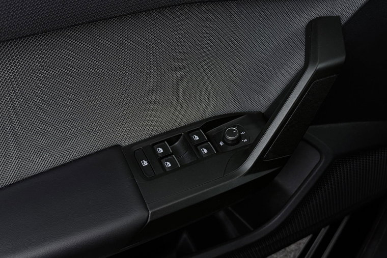 Vehicle Image 34