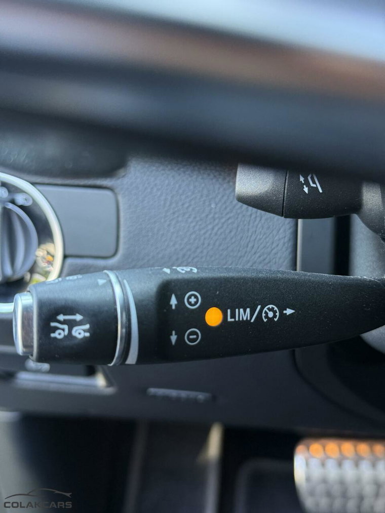 Vehicle Image 27
