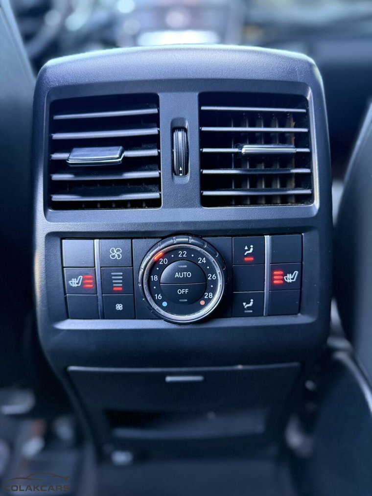 Vehicle Image 48