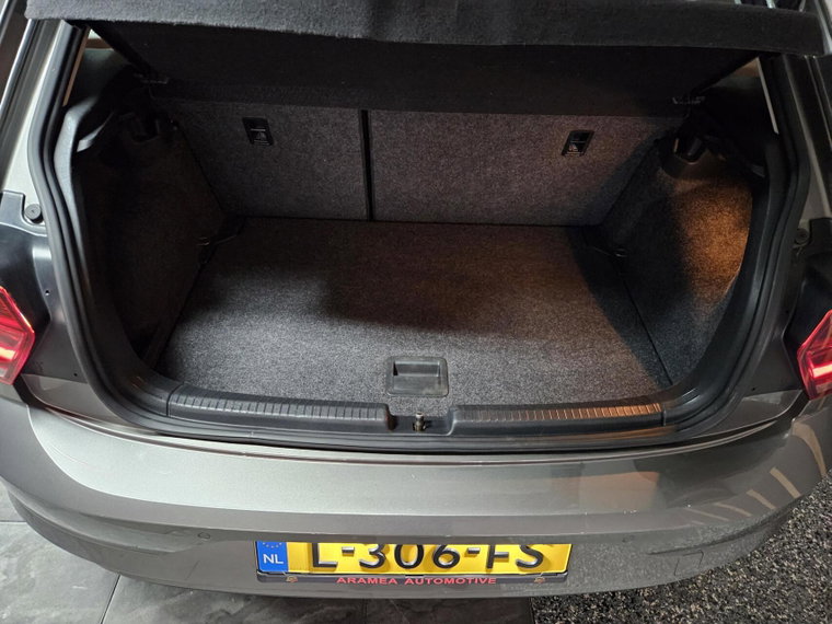 Vehicle Image 28