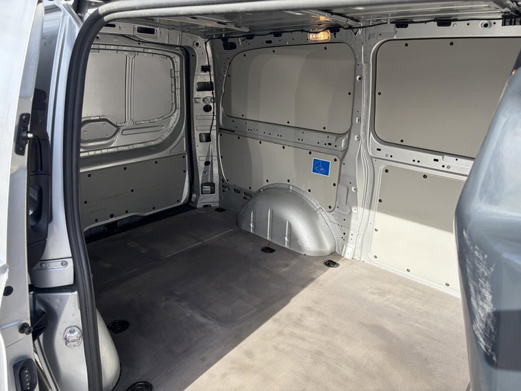 Vehicle Image 27