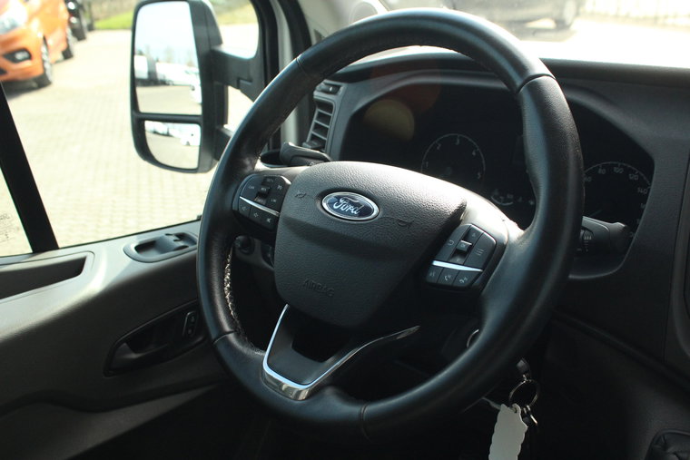 Vehicle Image 19