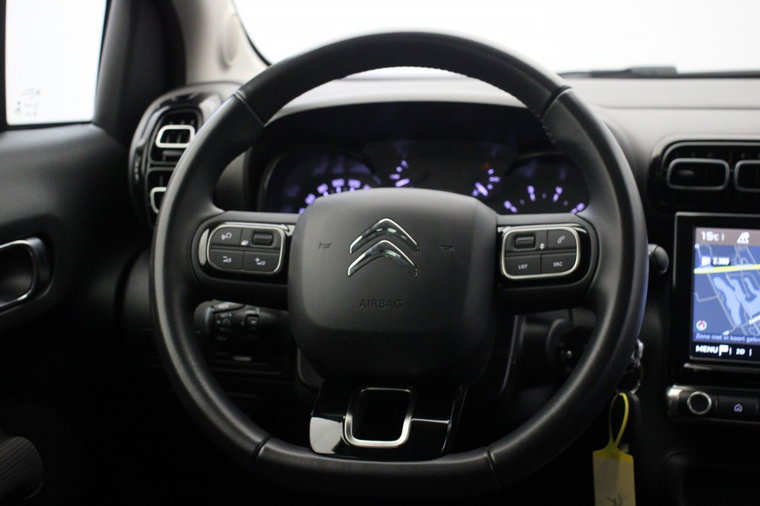 Vehicle Image 21