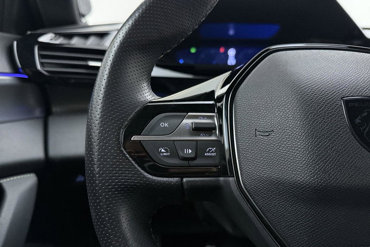 Vehicle Image 24