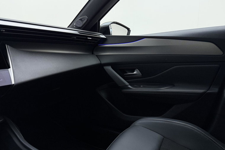 Vehicle Image 38