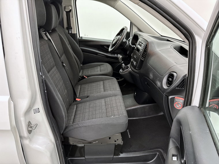 Vehicle Image 17