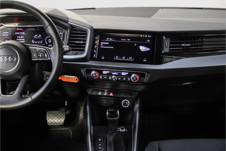 Vehicle Image 19