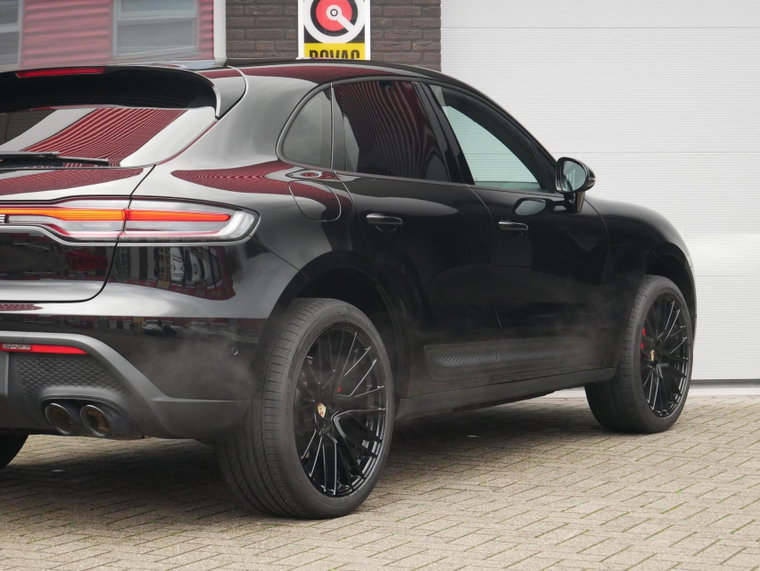 Vehicle Image 37