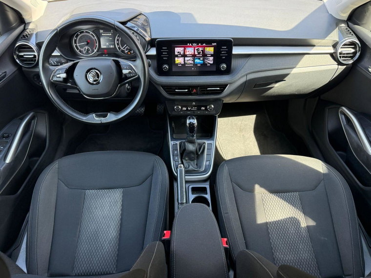 Vehicle Image 9