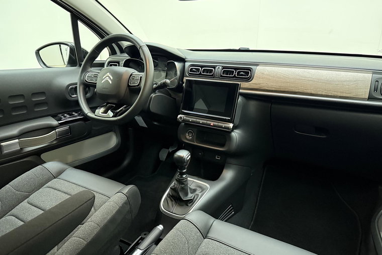 Vehicle Image 14
