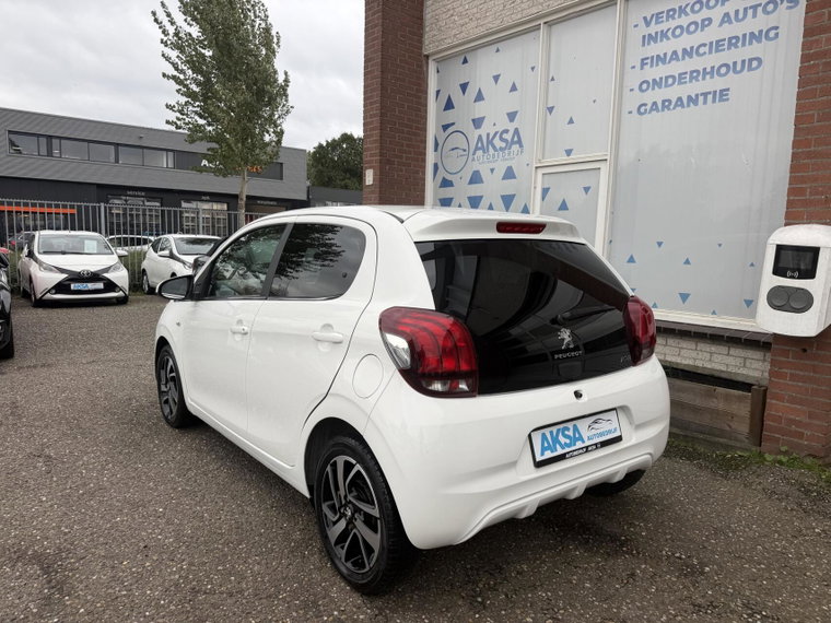 Vehicle Image 16