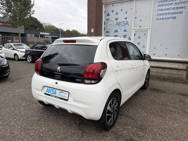Vehicle Image 23