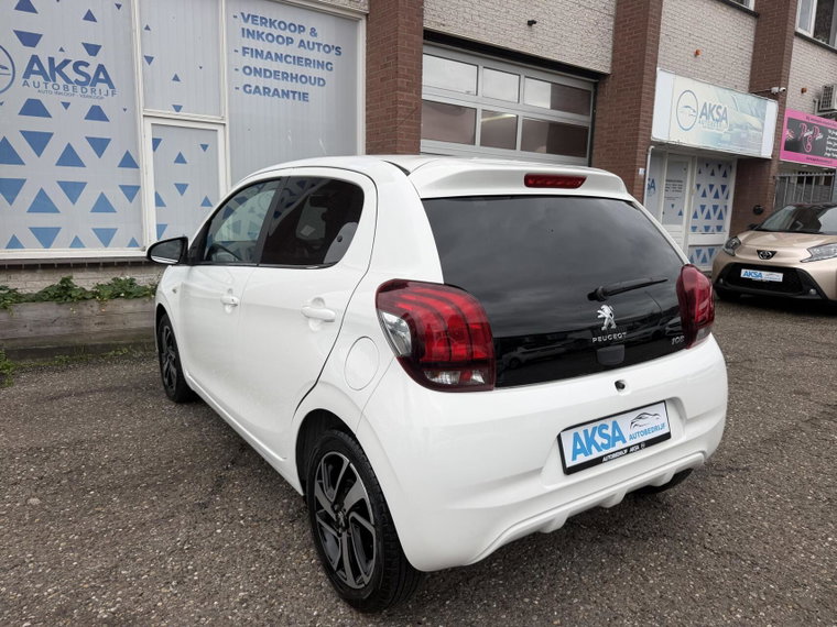 Vehicle Image 25