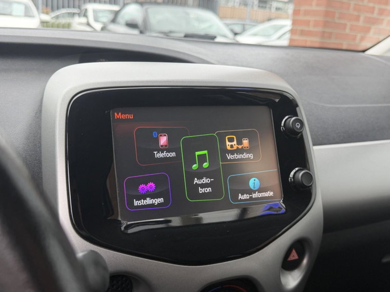 Vehicle Image 11