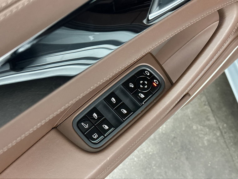 Vehicle Image 40