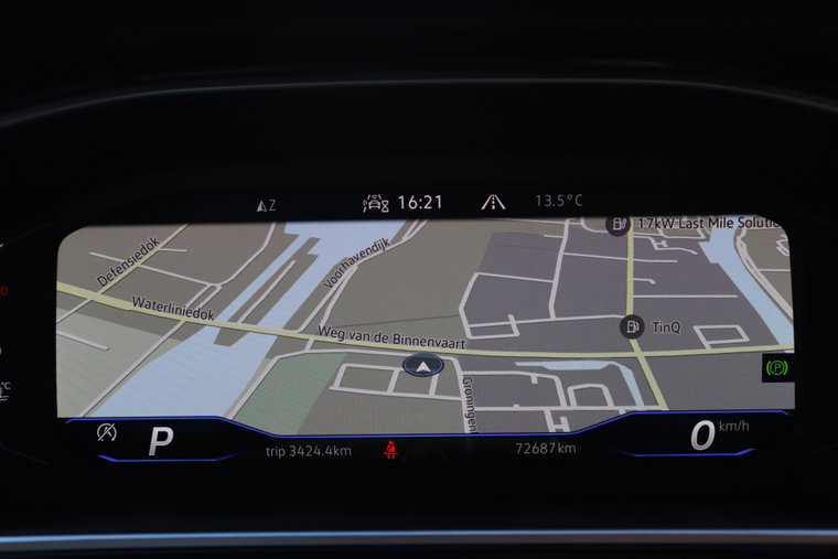 Vehicle Image 25