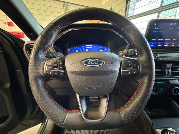 Vehicle Image 17