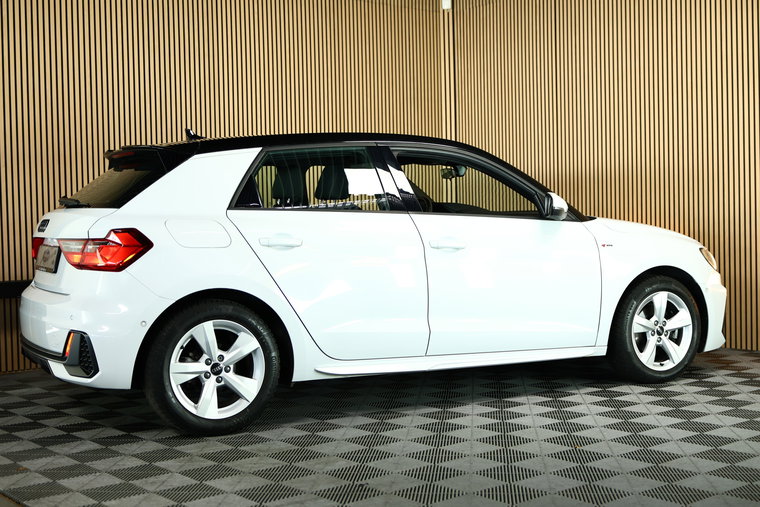 Vehicle Image 6