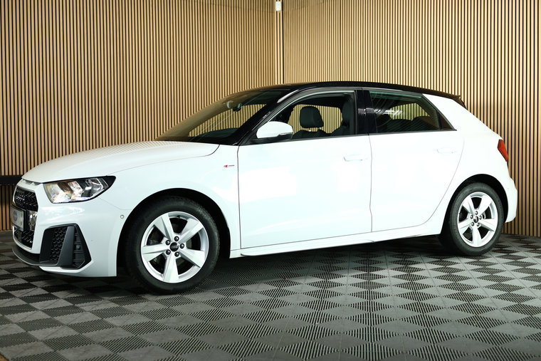 Vehicle Image 8
