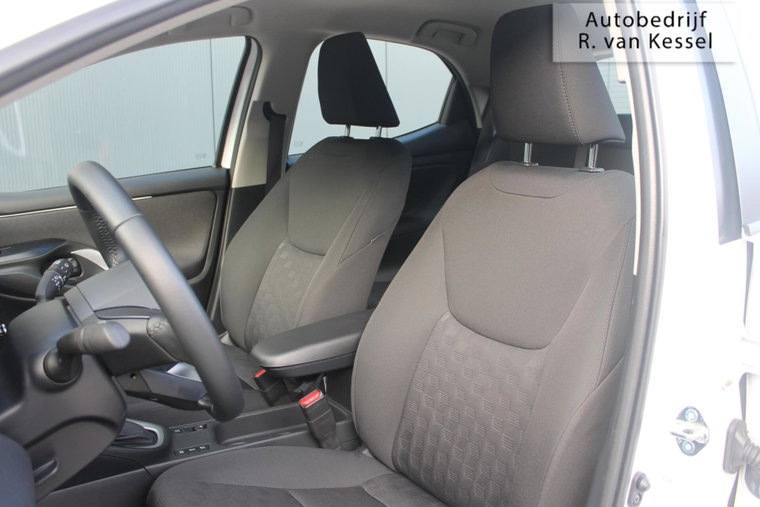 Vehicle Image 16