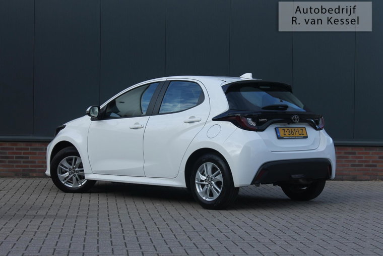 Vehicle Image 8