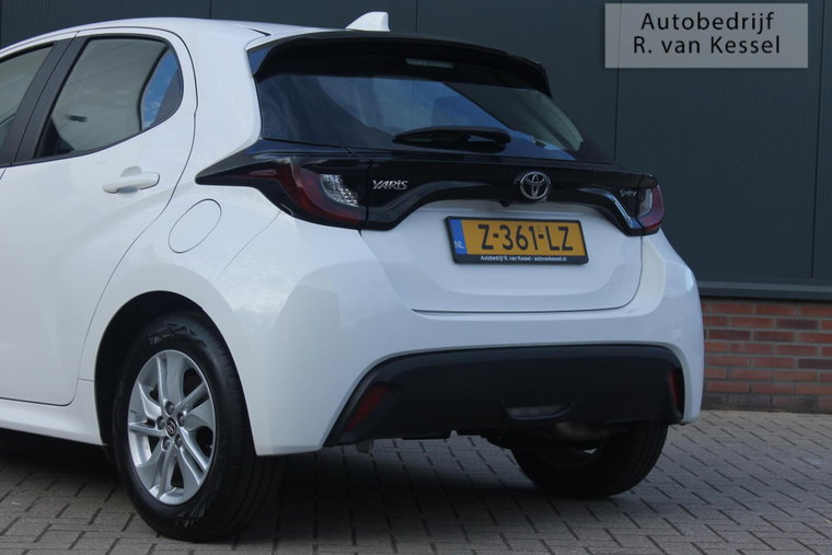 Vehicle Image 9