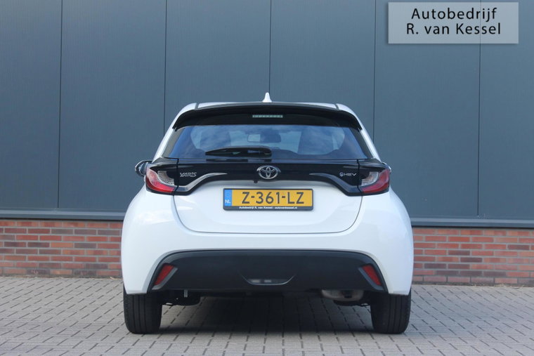 Vehicle Image 10
