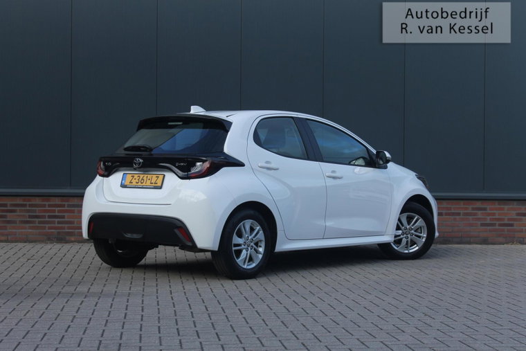 Vehicle Image 11