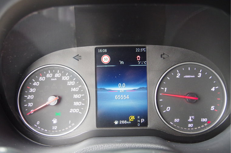 Vehicle Image 9
