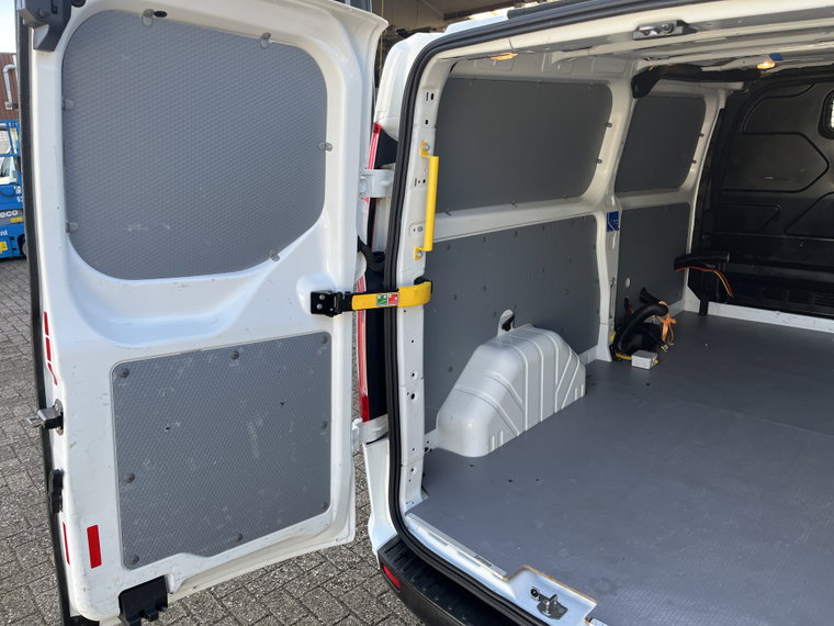 Vehicle Image 15