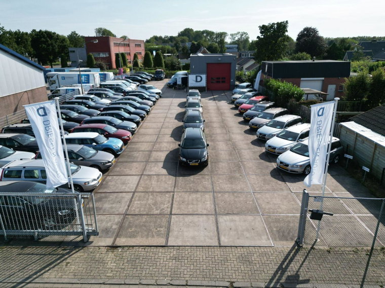 Vehicle Image 24