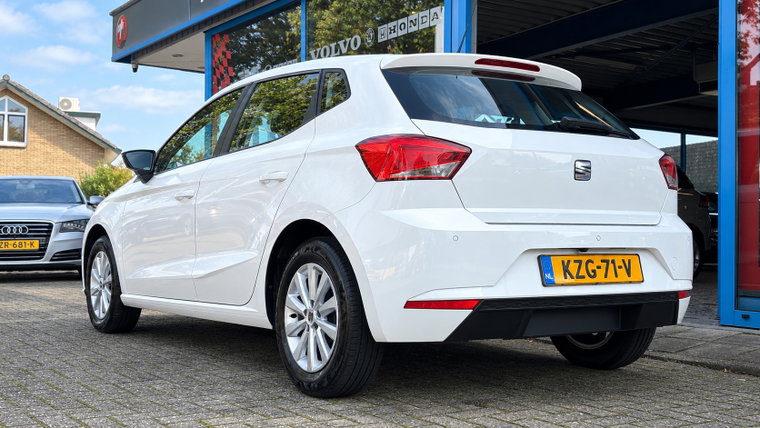 Vehicle Image 6