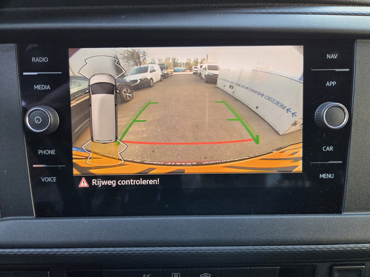 Vehicle Image 25