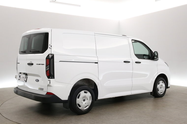 Vehicle Image 24