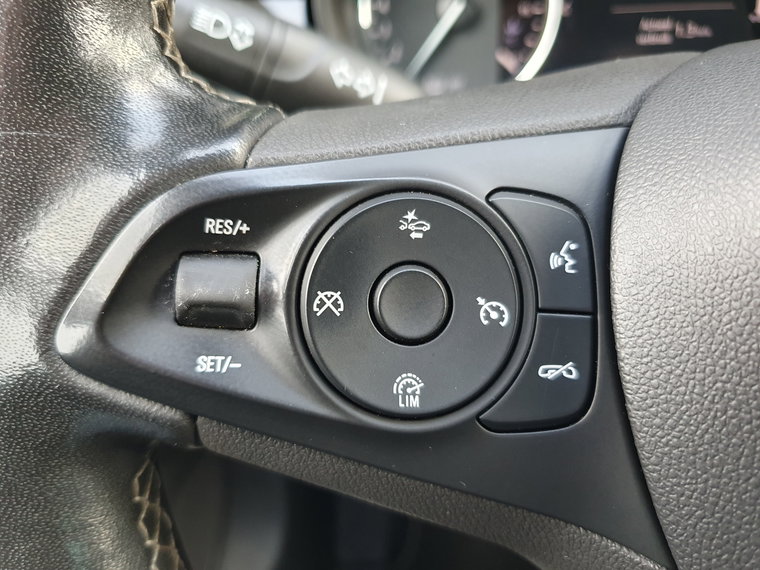 Vehicle Image 40