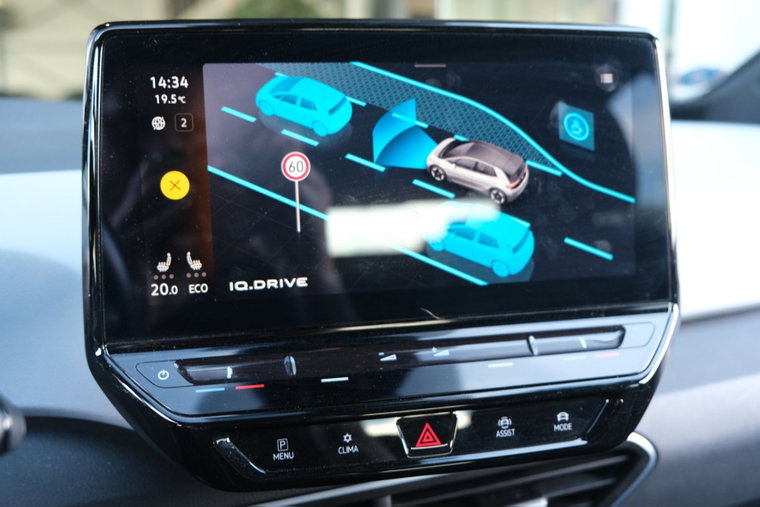 Vehicle Image 25