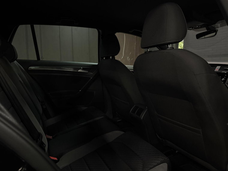 Vehicle Image 28