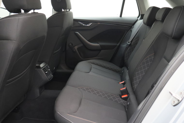 Vehicle Image 12