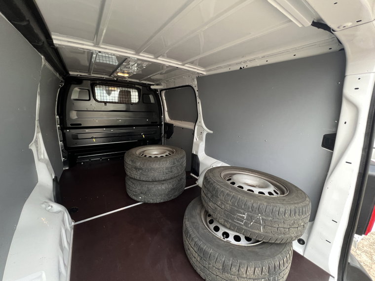 Vehicle Image 40